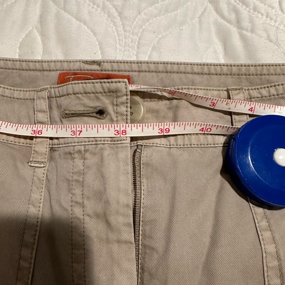 Tommy Bahama women’s cargo style pants - Picture 5 of 10